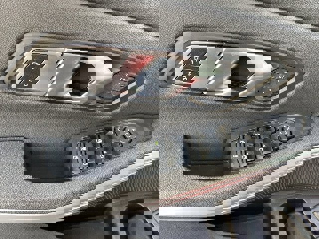 Used 2021 BMW 330i xDrive Sedan w/ Convenience Package image 19