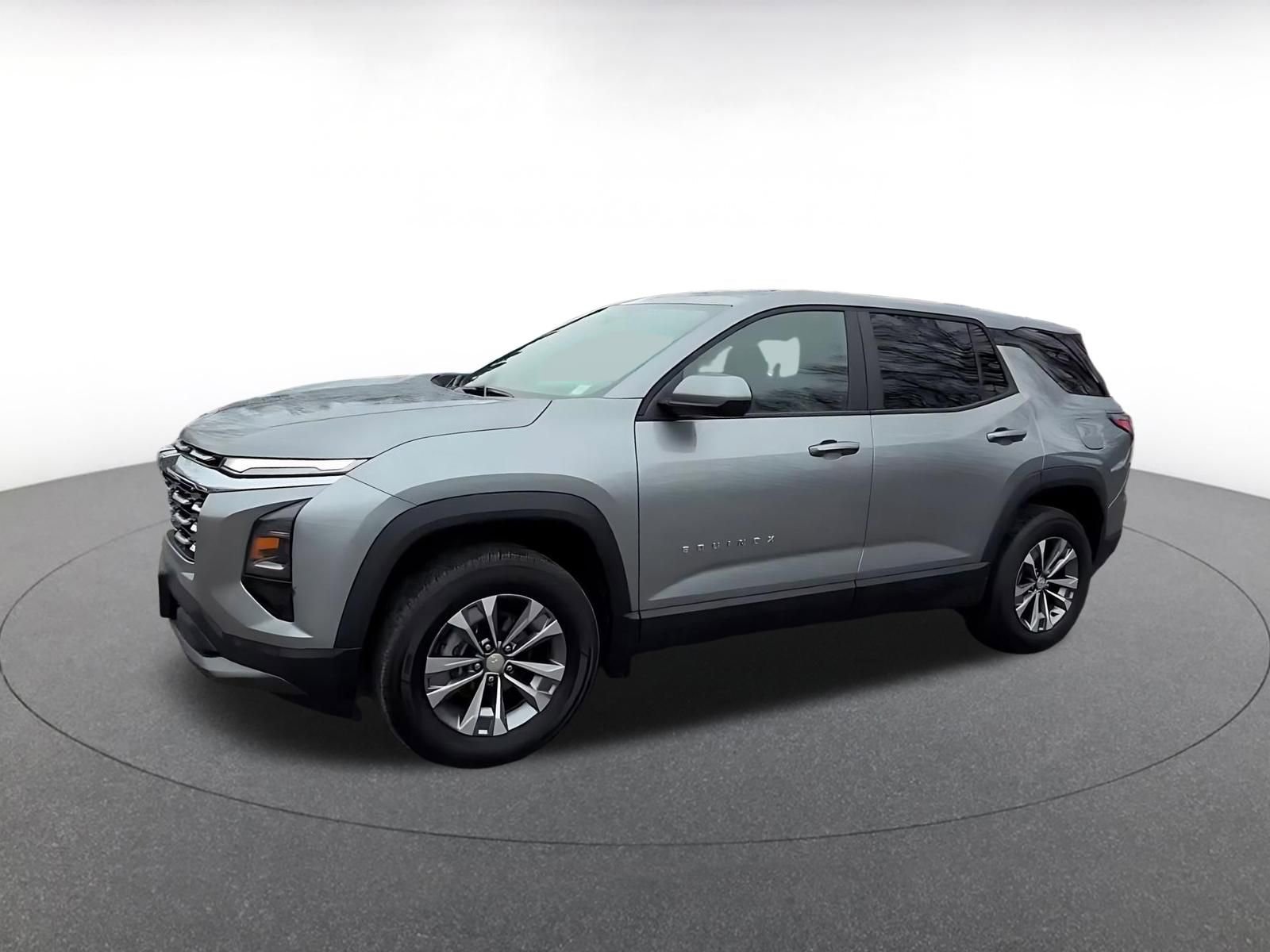 Used 2025 Chevrolet Equinox LT FWD image 8