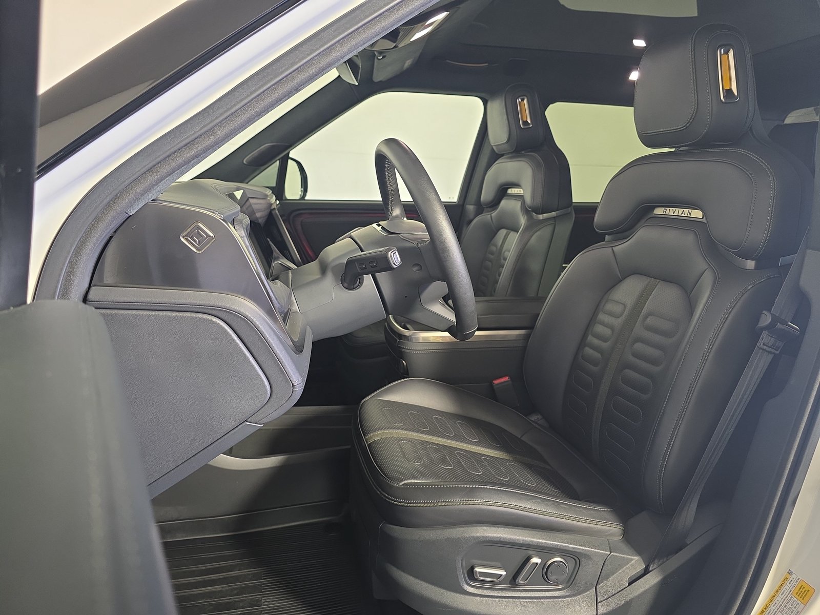 Used 2023 Rivian R1T Adventure Quad AWD/4WD image 20
