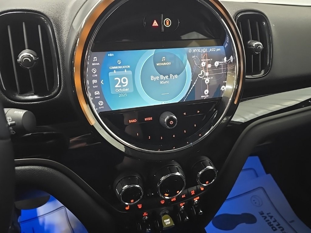 Used 2023 MINI Cooper Countryman SE w/ Storage Package image 25