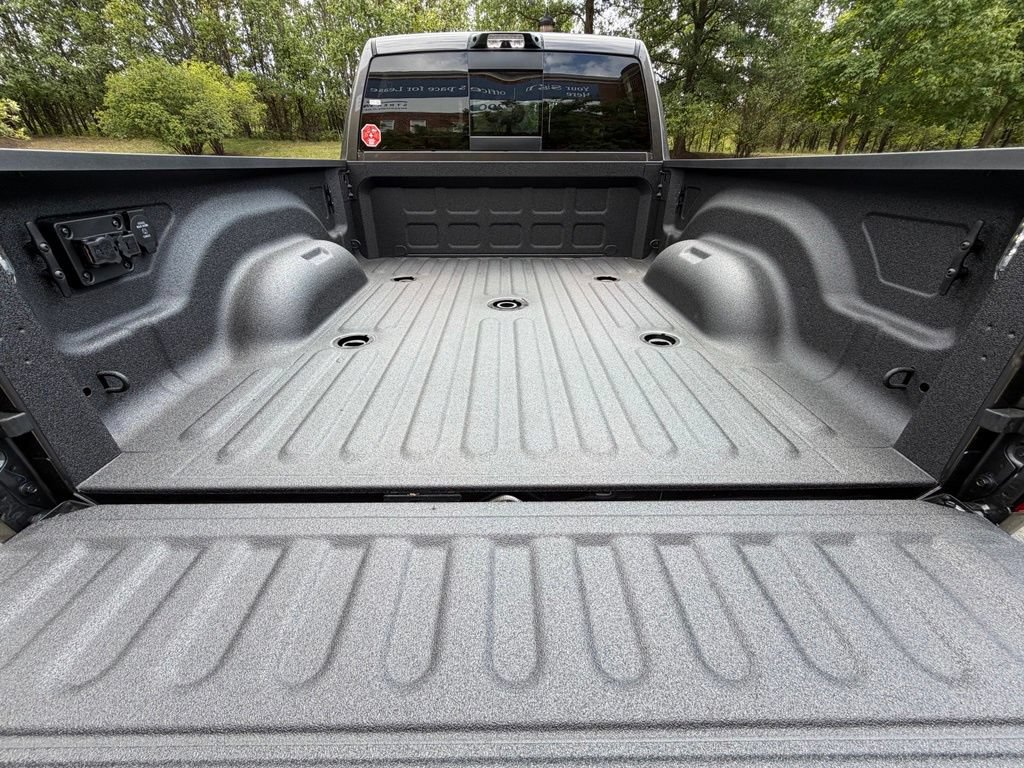 New 2026 RAM 2500 Big Horn AWD/4WD image 8