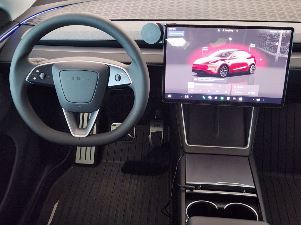 Used 2026 Tesla Model Y 2WD image 27