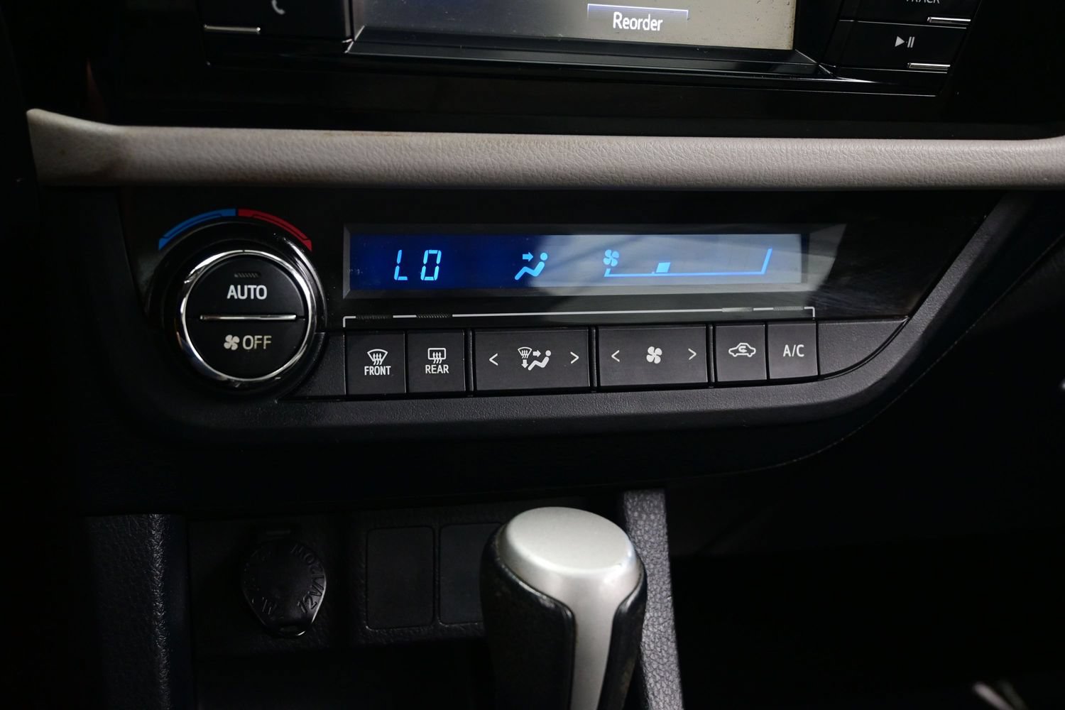 Used 2016 Toyota Corolla LE FWD image 22