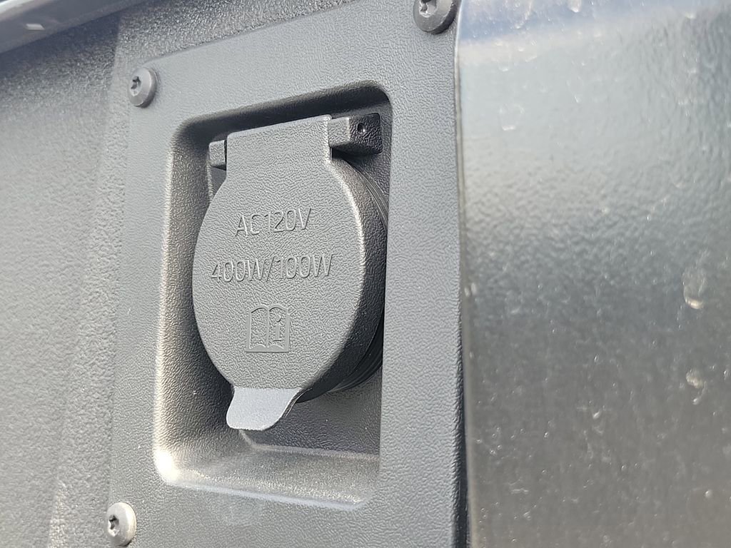 Used 2025 Toyota Tundra Limited image 28