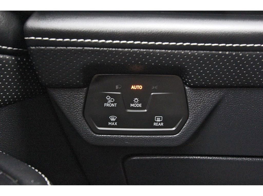 Used 2024 Volkswagen Atlas SE w/ Black Wheel Package image 24