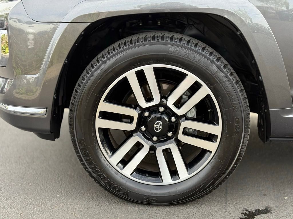 Used 2022 Toyota 4Runner Limited AWD/4WD image 9