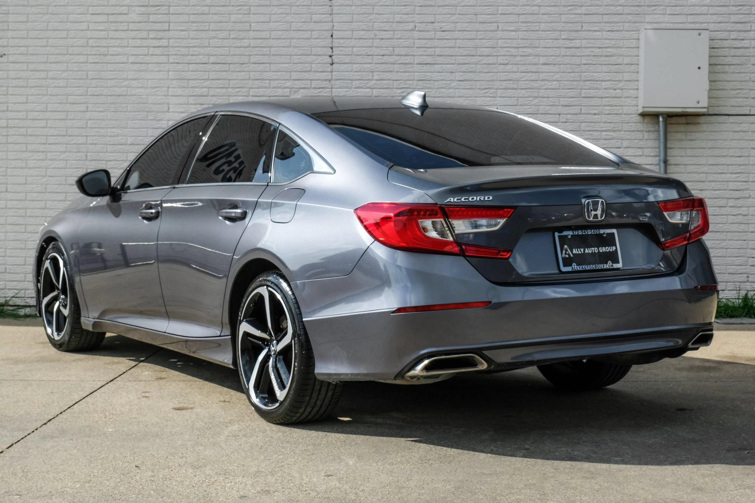 Used 2018 Honda Accord Sport image 9