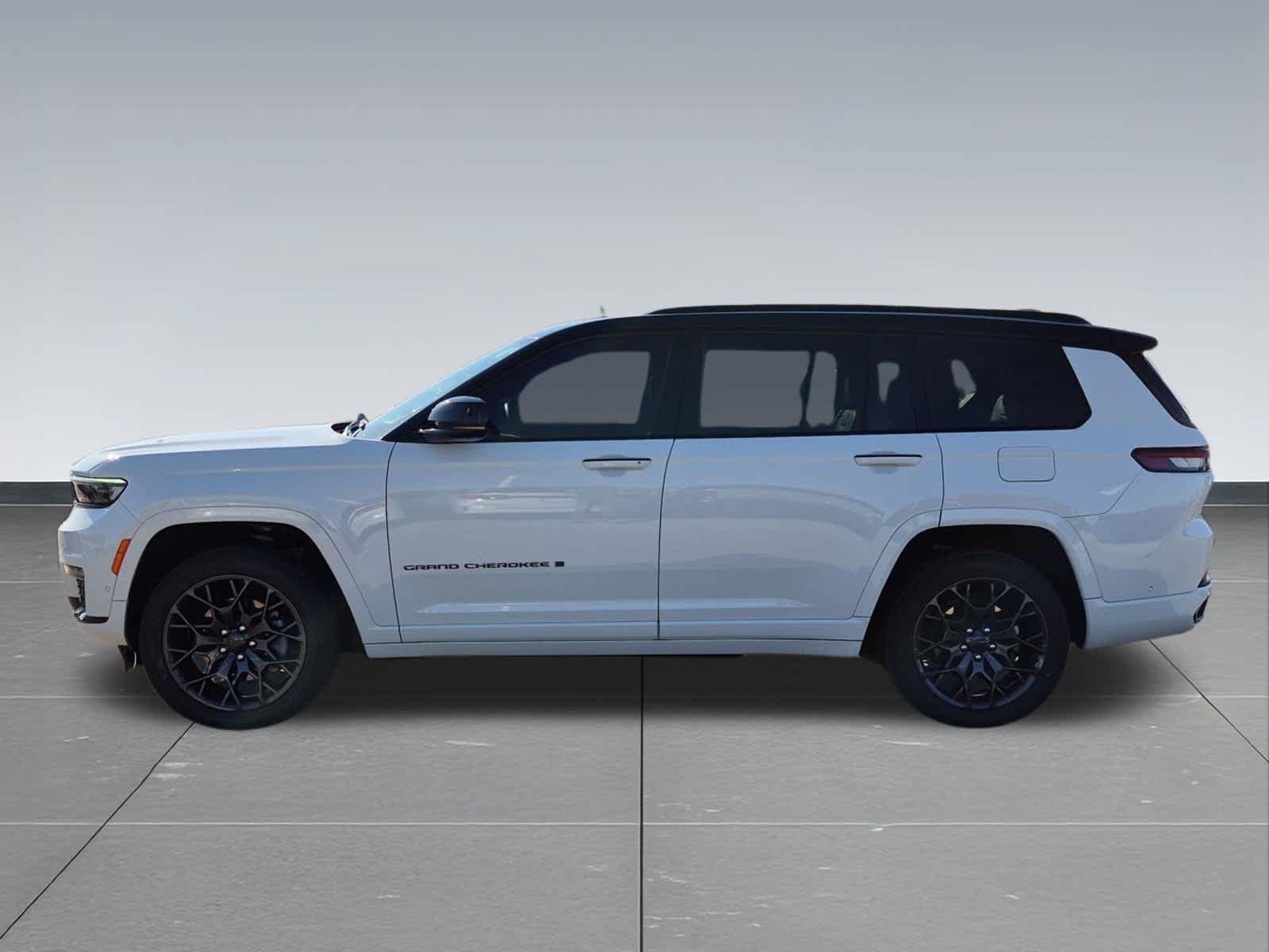 Used 2025 Jeep Grand Cherokee L Summit w/ Obsidian Package AWD/4WD image 3