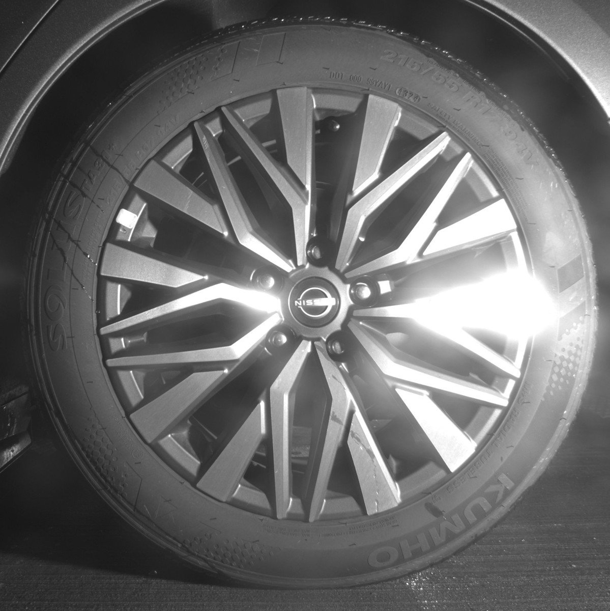 Used 2025 Nissan Altima 2.5 SV FWD image 14