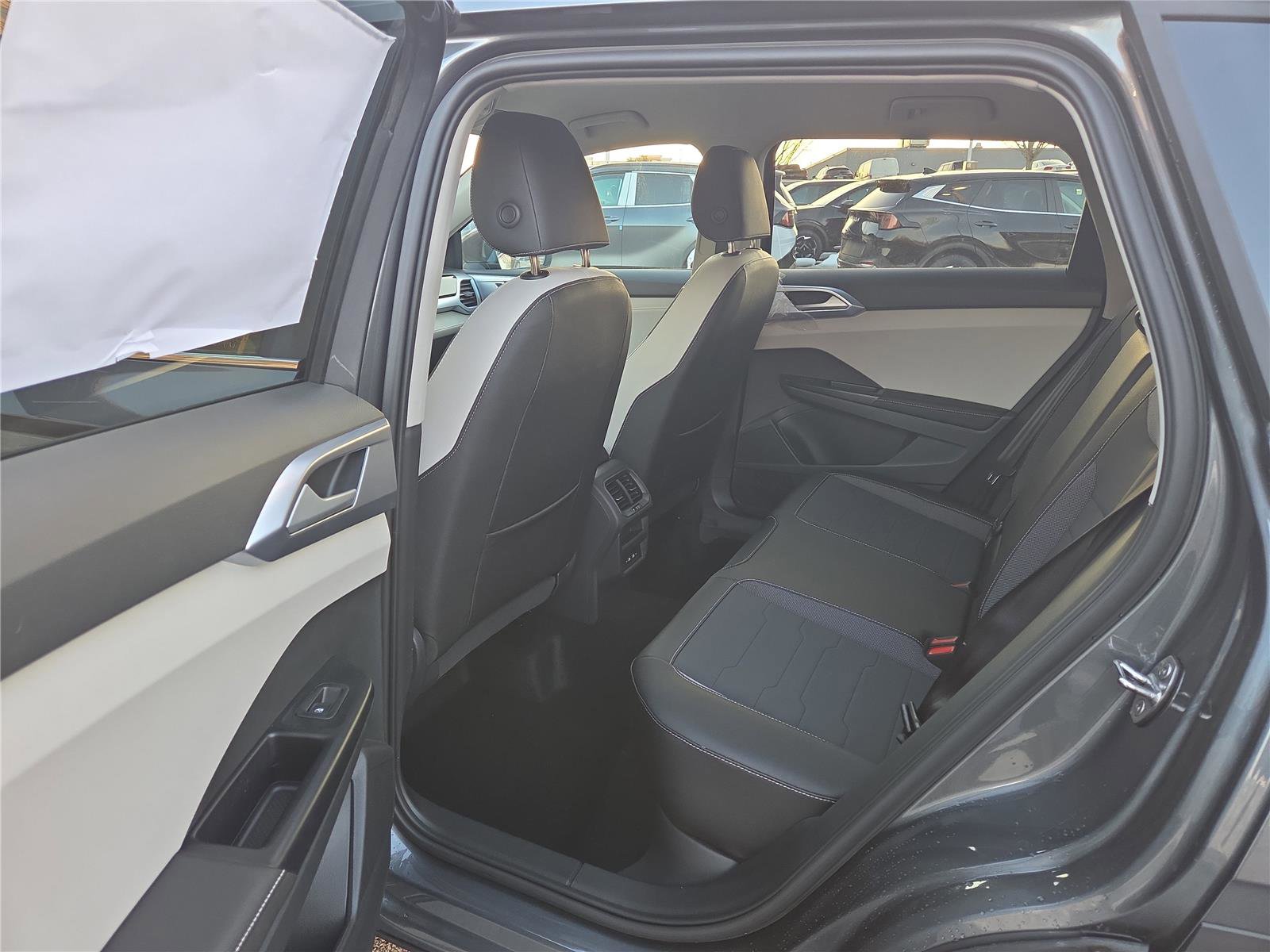 New 2026 Volkswagen Taos SE image 24