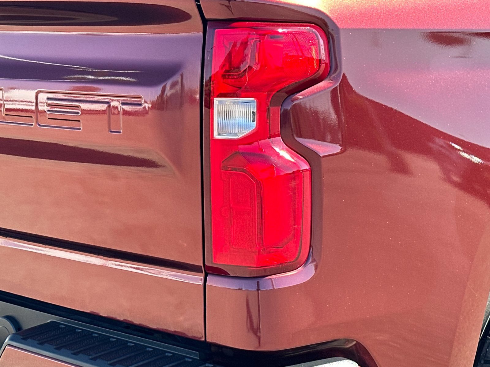 Used 2022 Chevrolet Silverado 1500 LTZ w/ Z71 Off-Road Package AWD/4WD image 24