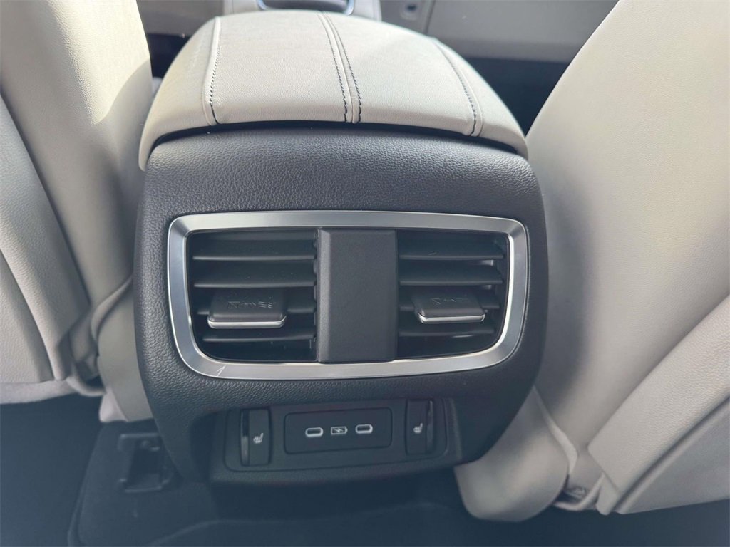 Used 2025 Acura RDX SH-AWD w/ Advance Package image 12