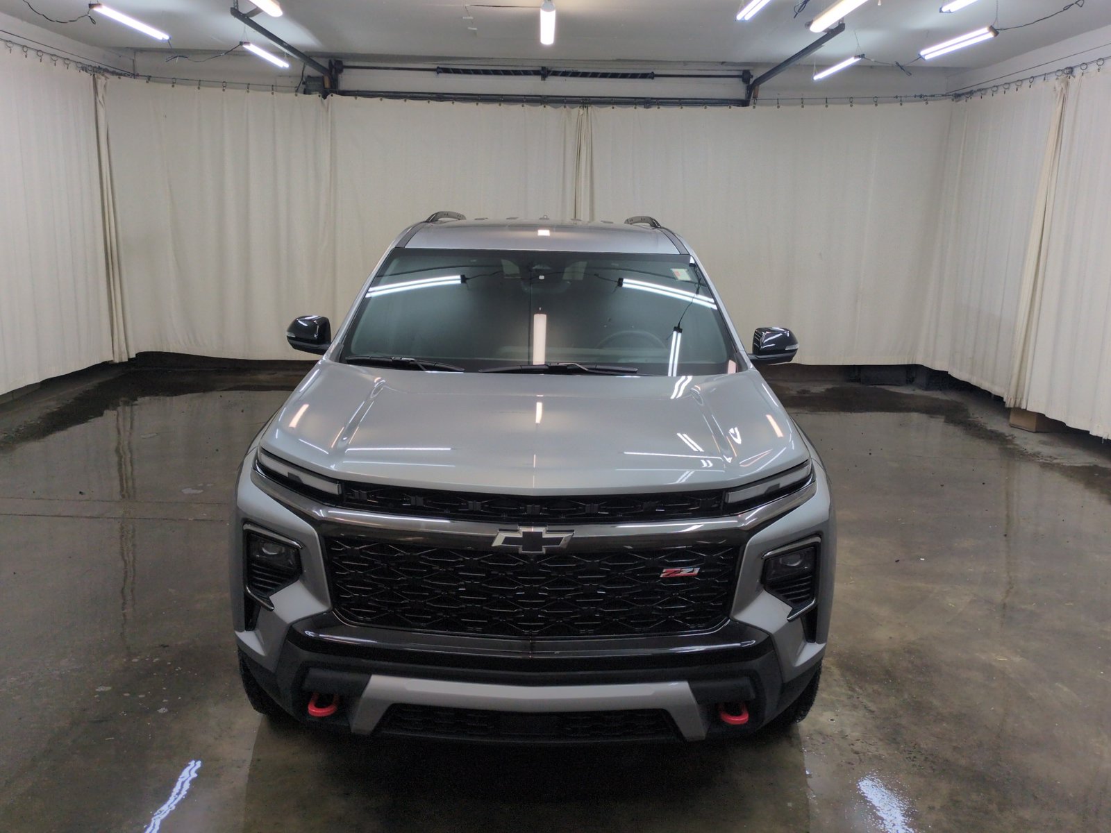 Used 2026 Chevrolet Traverse Z71 AWD/4WD image 2