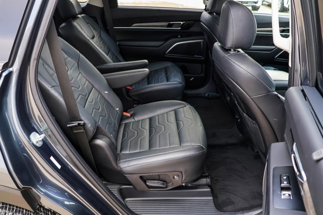 Used 2021 Kia Telluride SX w/ SX Prestige Package image 26