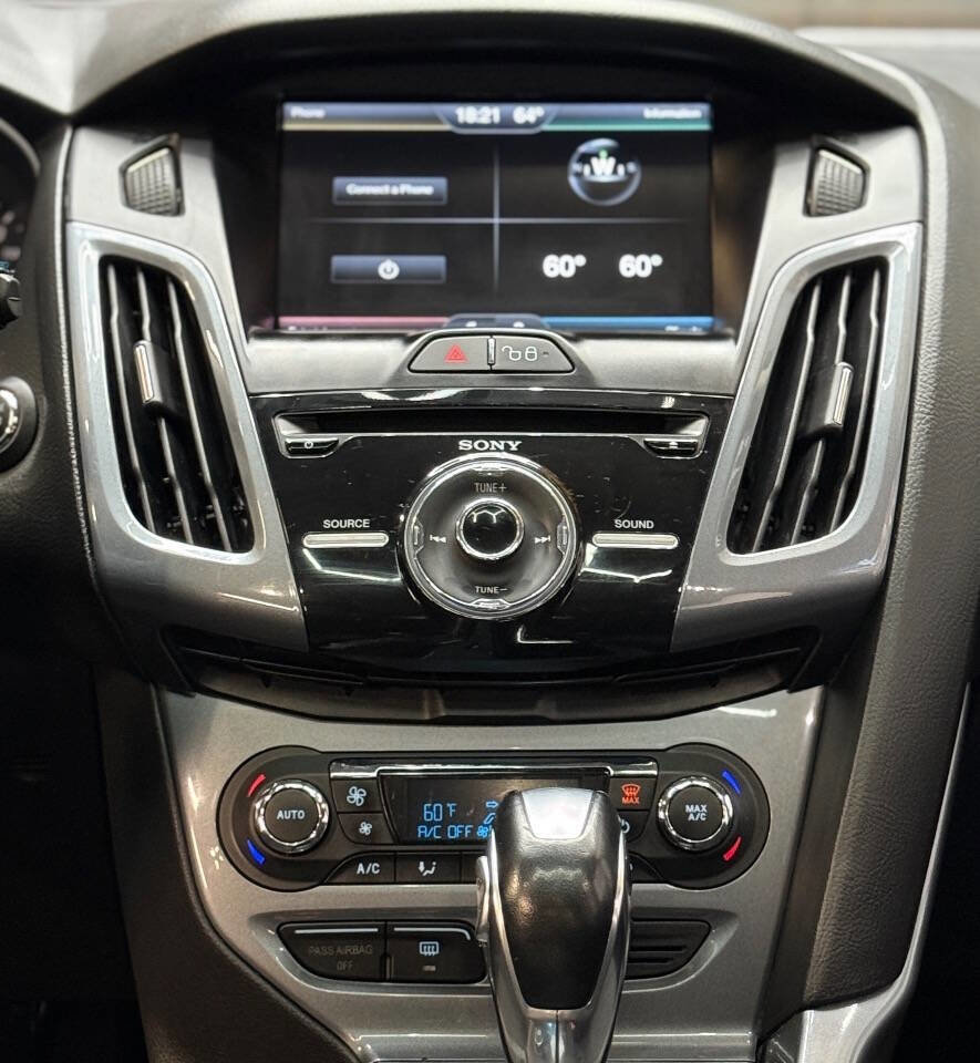 Used 2012 Ford Focus Titanium w/ Titanium Handling Pkg image 7