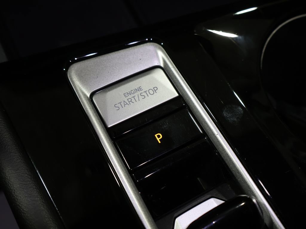 Used 2024 Volkswagen Atlas SE image 28