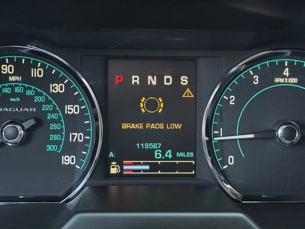 Used 2014 Jaguar XF 3.0 image 19