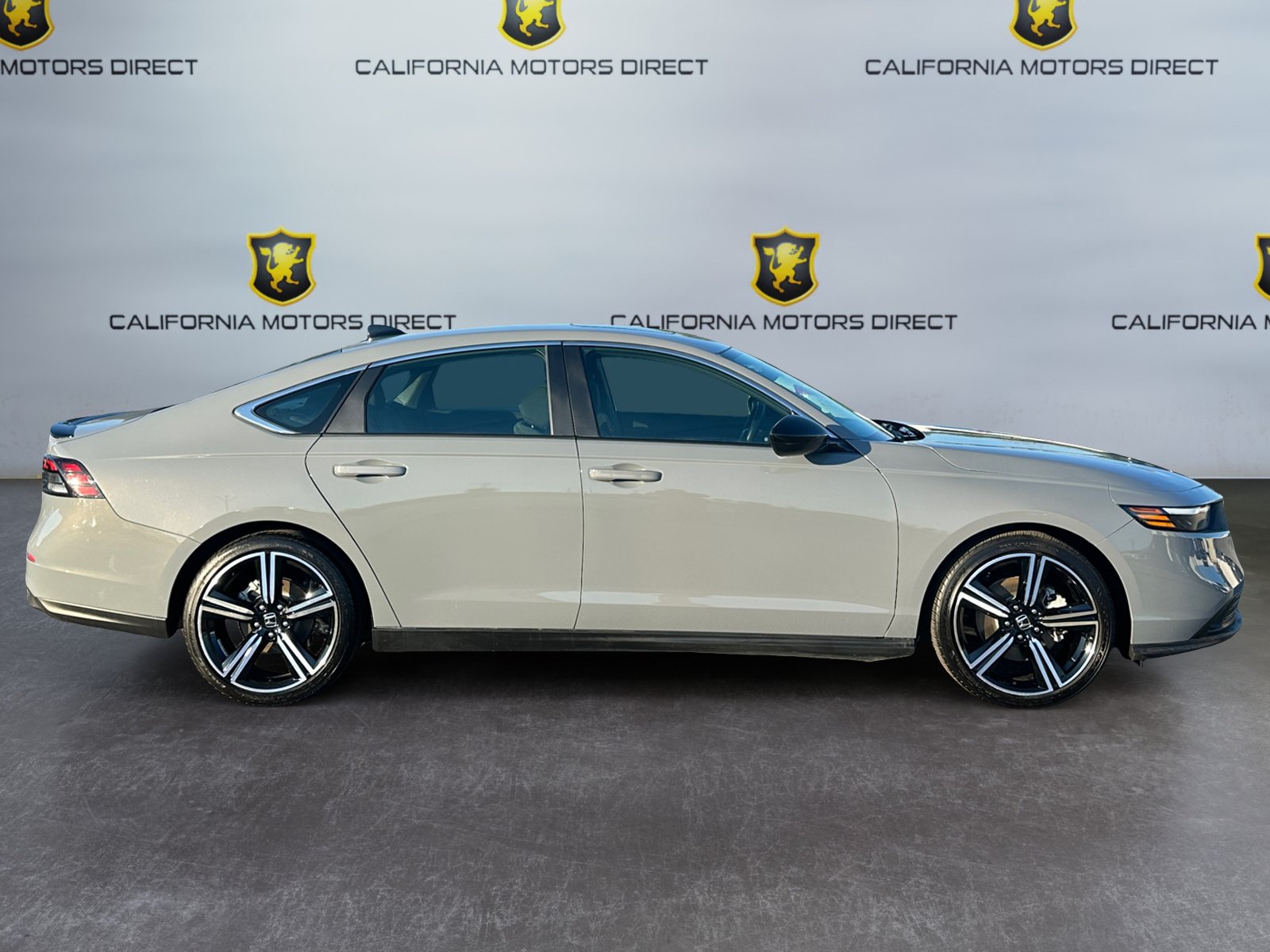 Used 2025 Honda Accord Sport image 6
