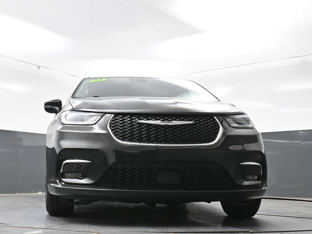 Used 2023 Chrysler Pacifica Touring-L FWD image 54