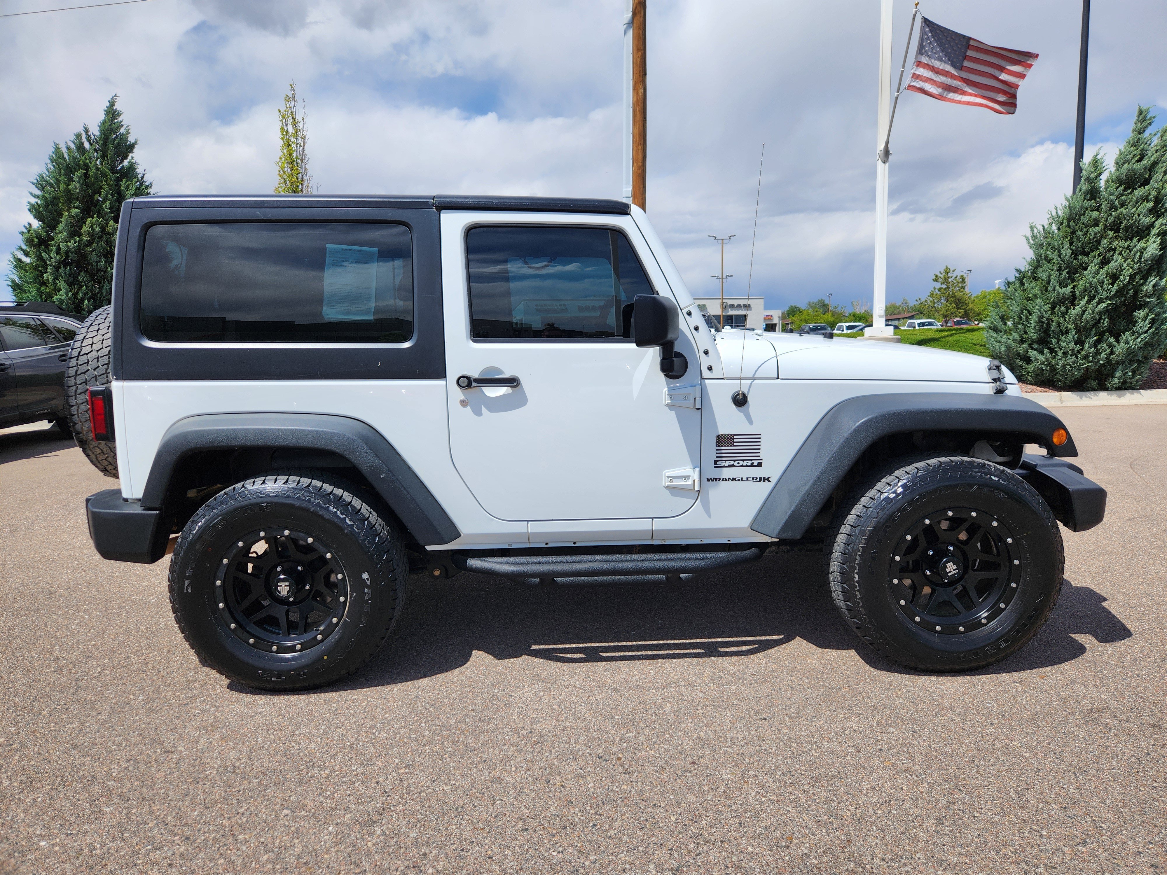 Used 2018 Jeep Wrangler Sport AWD/4WD image 2