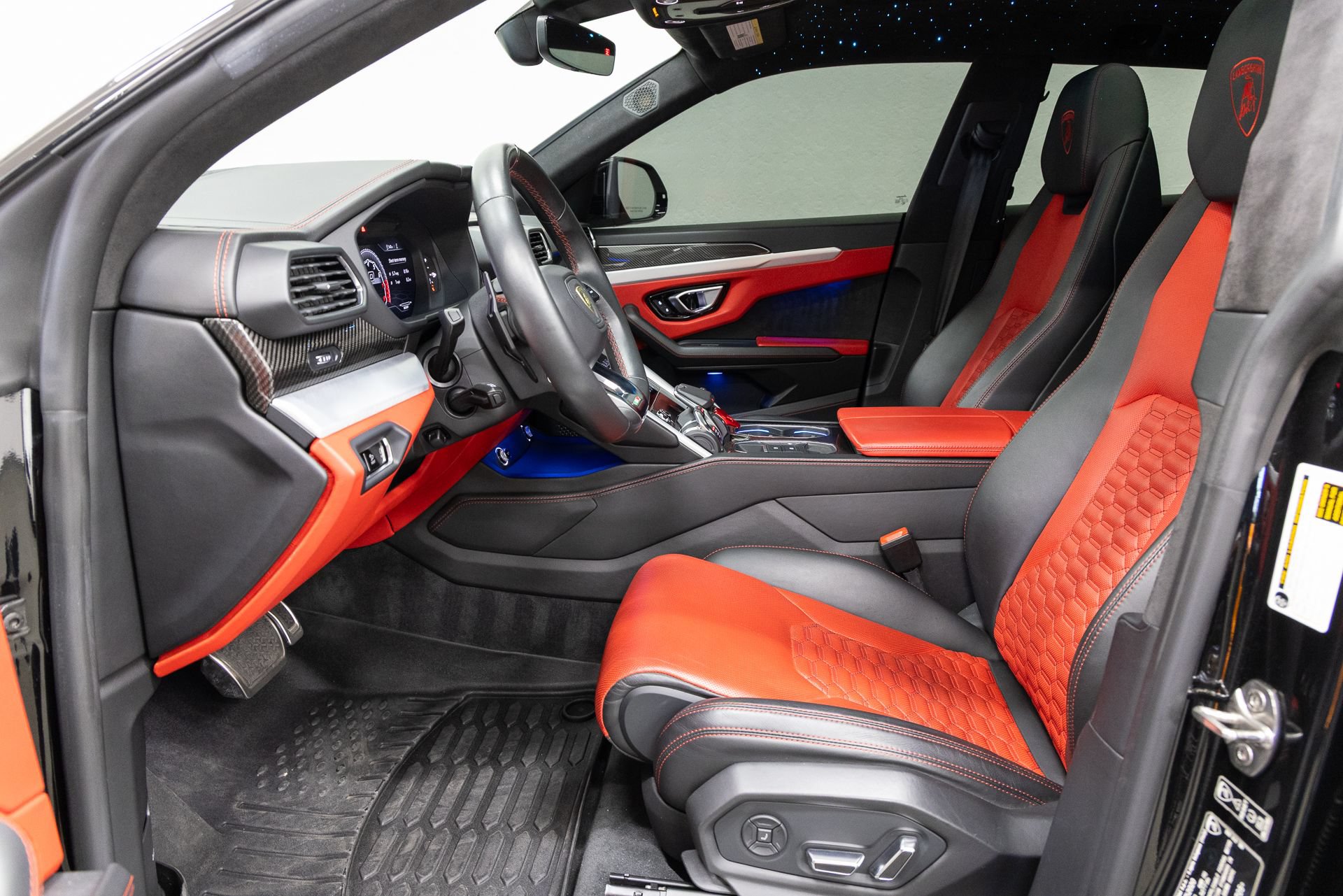 Used 2020 Lamborghini Urus AWD/4WD image 7