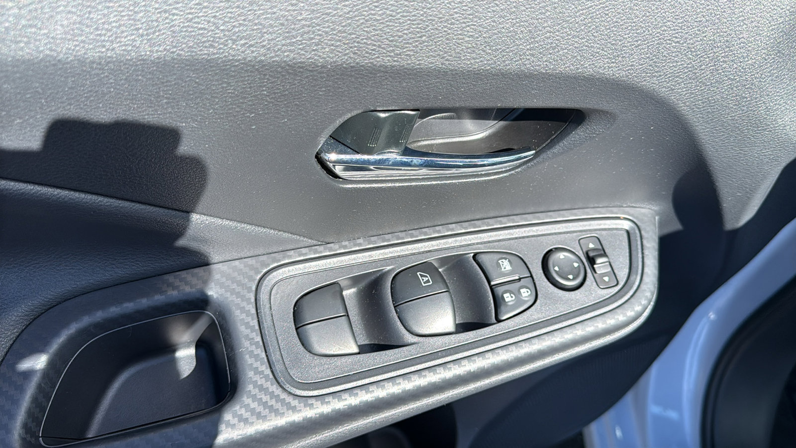 Certified 2025 Nissan Versa SV w/ Trunk Package FWD image 7