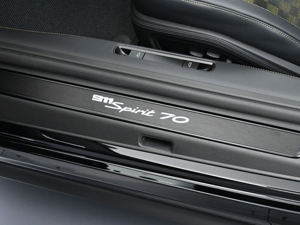 New 2026 Porsche 911 Carrera 4 GTS image 17