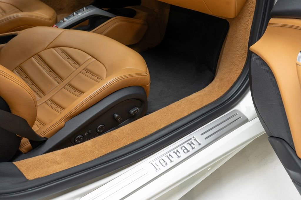 Used 2016 Ferrari 488 GTB RWD image 36