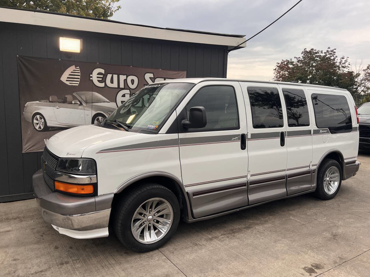 Used 2004 Chevrolet Express 1500 1500 3dr Cargo 135 in. WB w/ LS Preferred Equipment Group image 4