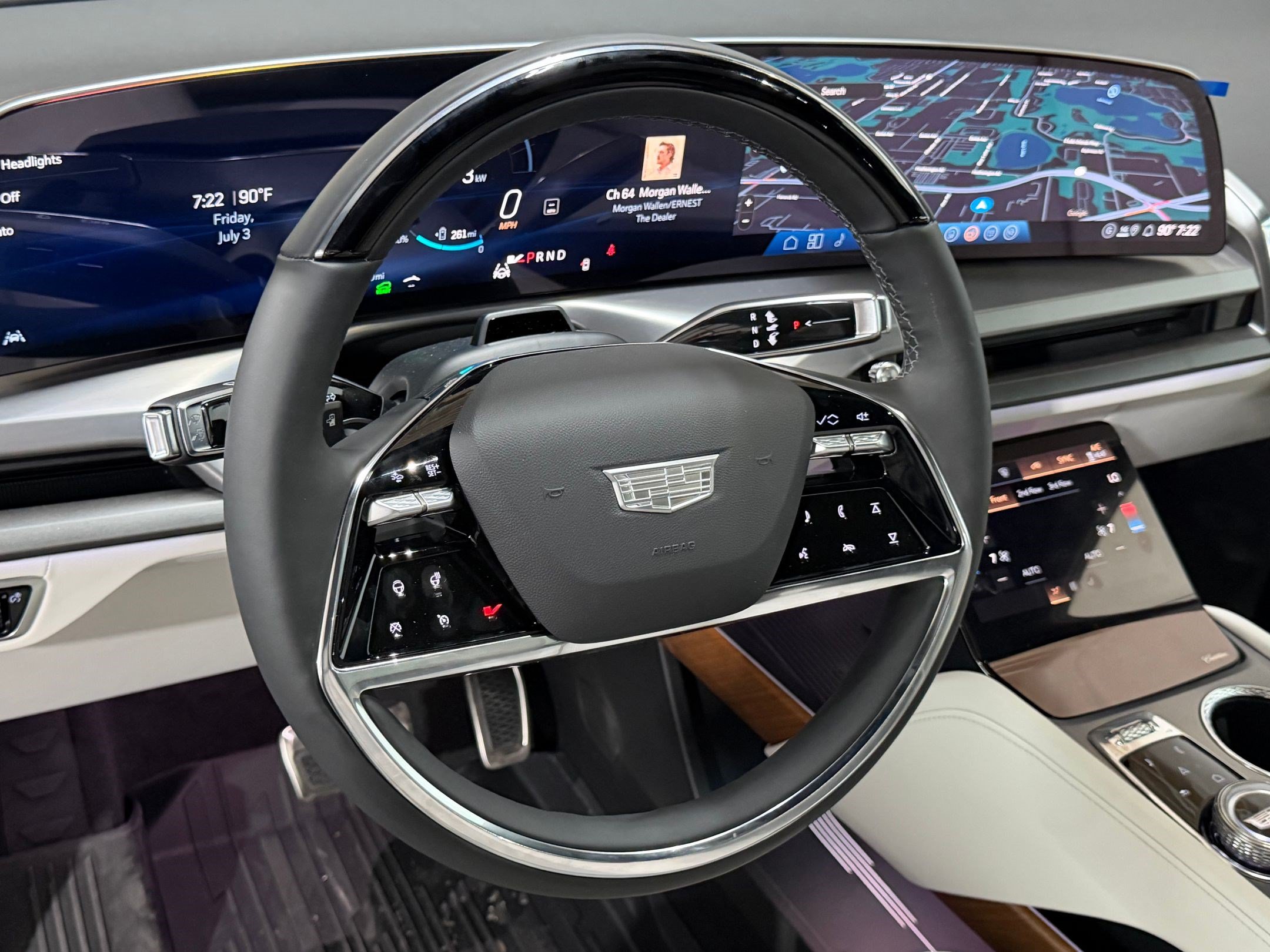 New 2026 Cadillac Vistiq Sport w/ LPO, Floor Liner Package AWD/4WD image 9