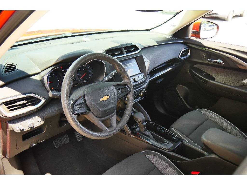 Used 2022 Chevrolet TrailBlazer LT w/ LPO, Blackout Package AWD/4WD image 9