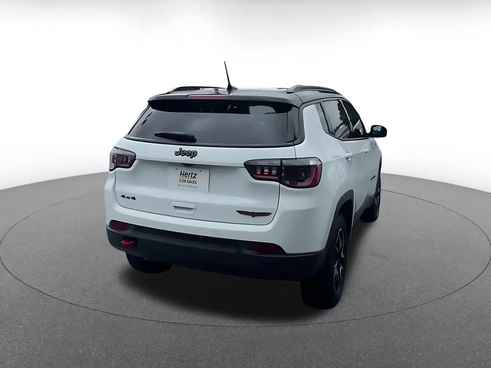 Used 2025 Jeep Compass Trailhawk AWD/4WD image 13