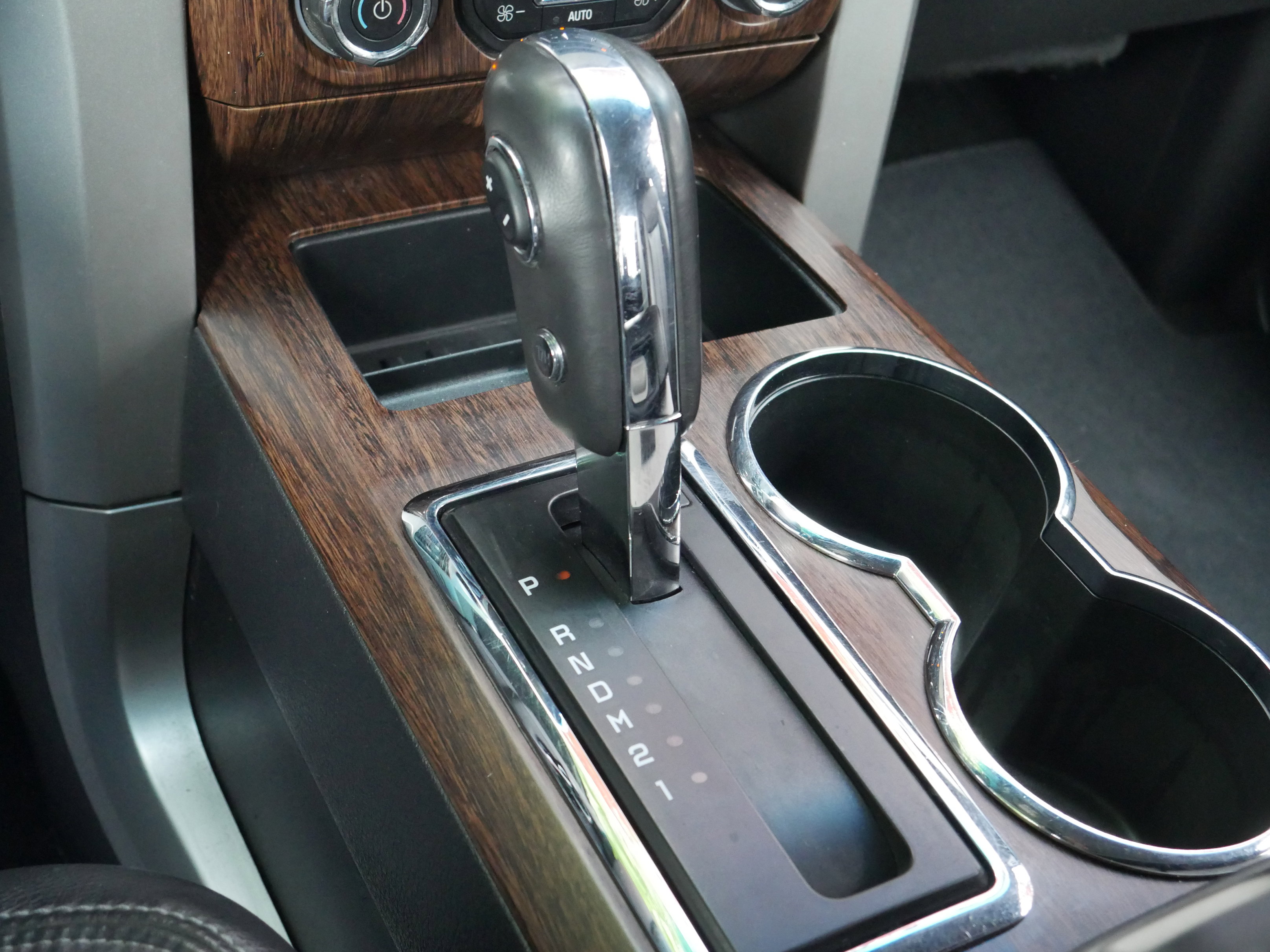 Used 2014 Ford F150 Lariat w/ Equipment Group 502A Luxury AWD/4WD image 17