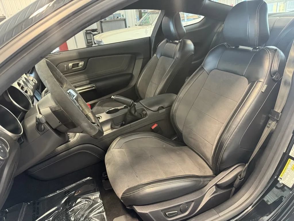 Used 2019 Ford Mustang Shelby GT350 w/ Technology Package RWD image 11