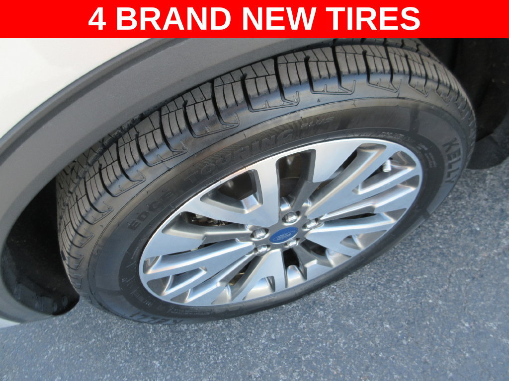 Used 2020 Ford Escape Titanium AWD/4WD image 2