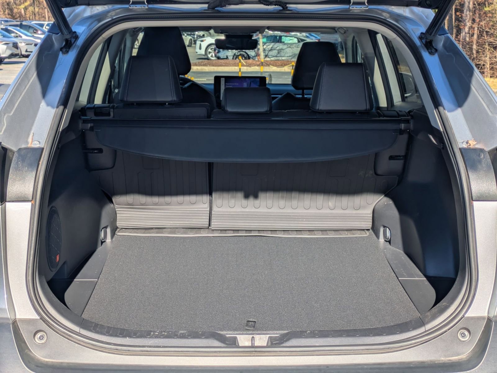 Used 2023 Toyota RAV4 Limited image 26