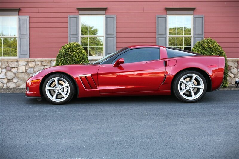 Used 2012 Chevrolet Corvette Grand Sport w/ 2LT Preferred Equipment Group RWD image 5