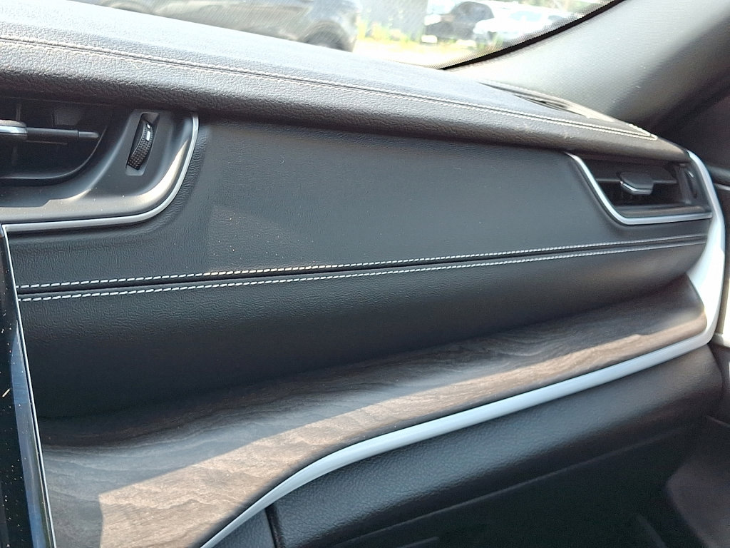 Used 2024 Jeep Grand Cherokee Limited image 32