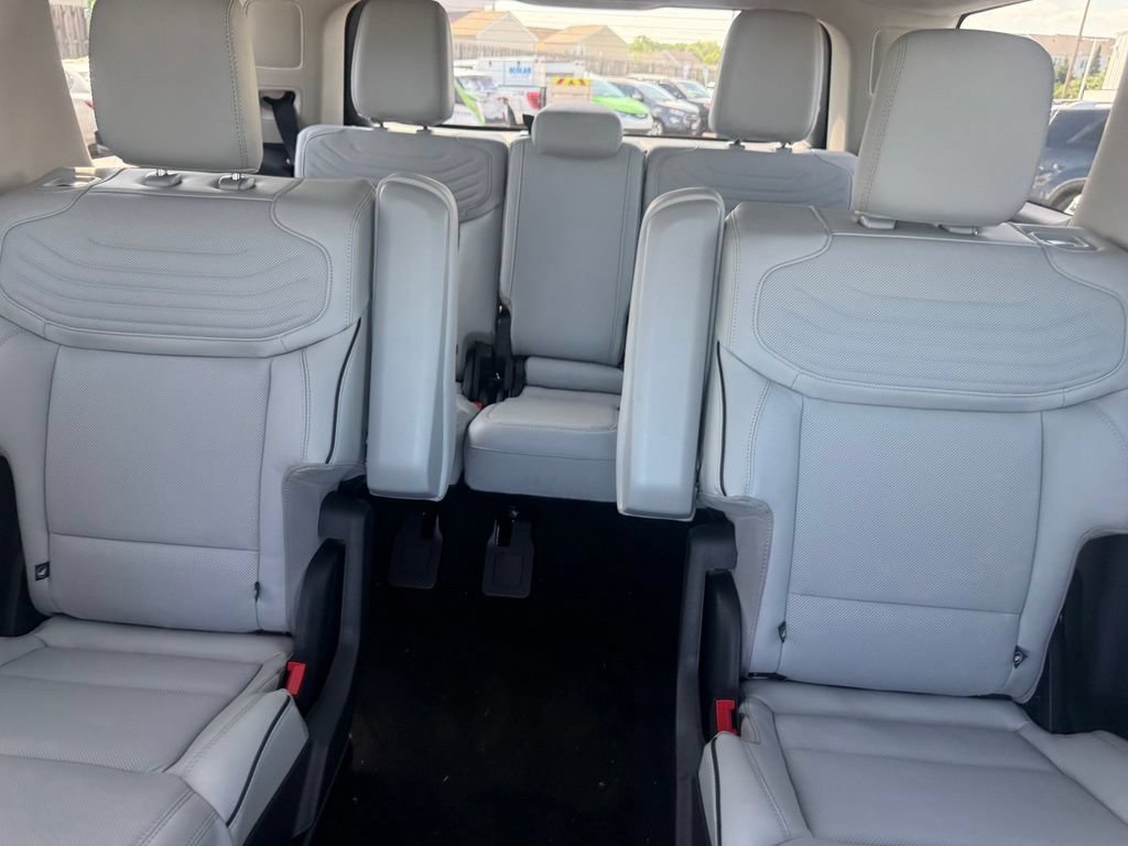 New 2027 Ford Expedition Platinum w/ Platinum Ultimate Package AWD/4WD image 33