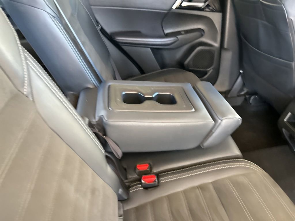 Used 2024 Mitsubishi Outlander SE image 33