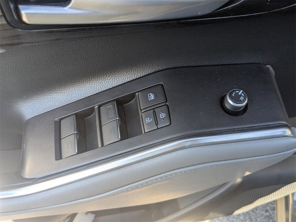 Used 2021 Toyota Highlander Platinum image 16