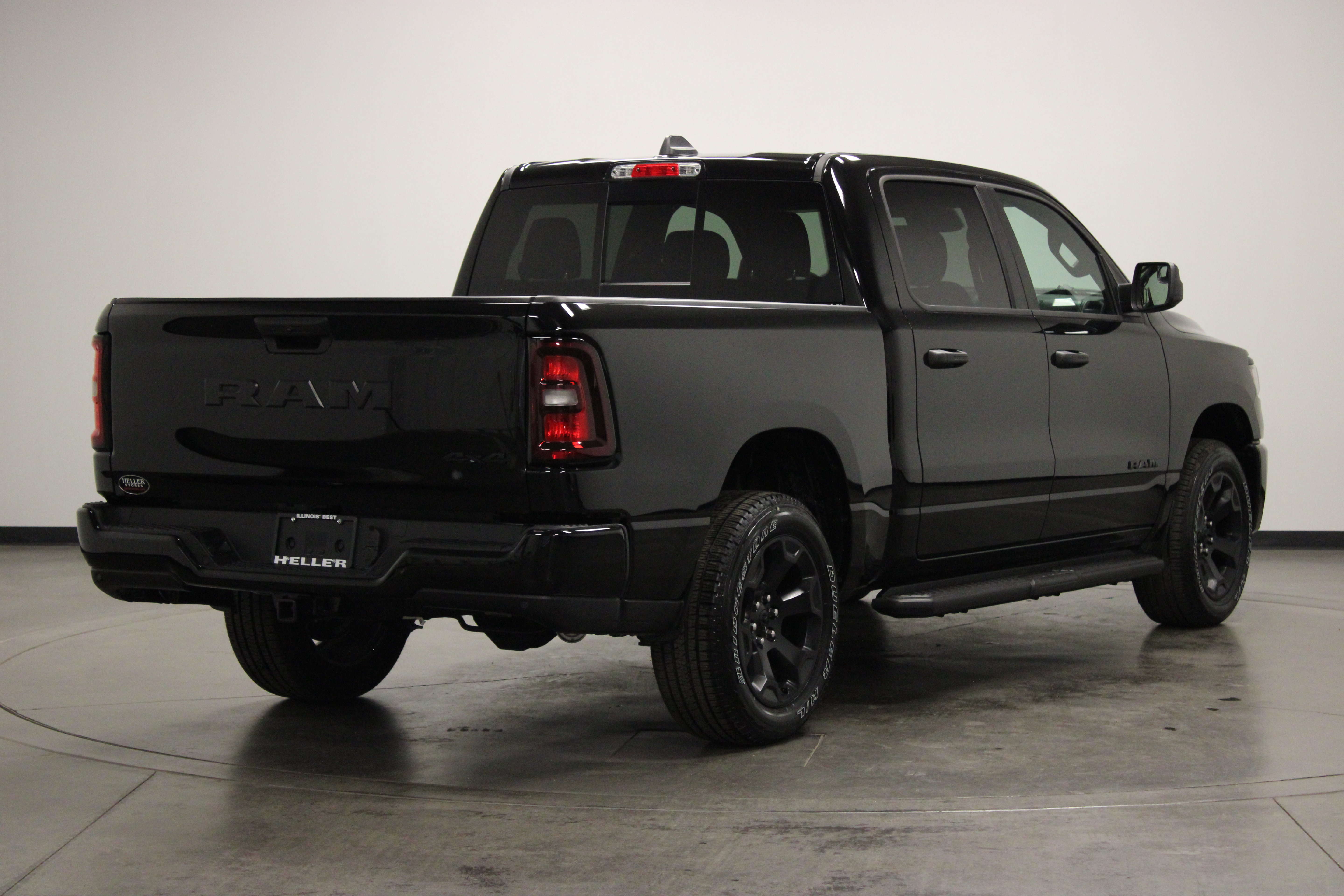 New 2027 RAM 1500 Express AWD/4WD image 8
