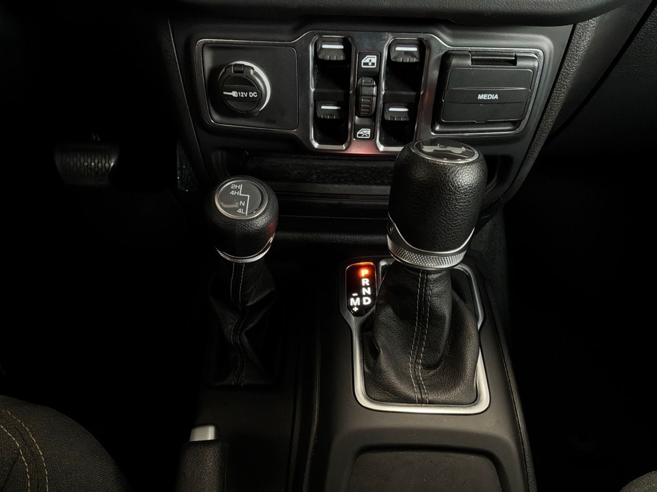 Used 2025 Jeep Wrangler Unlimited Sahara AWD/4WD image 19