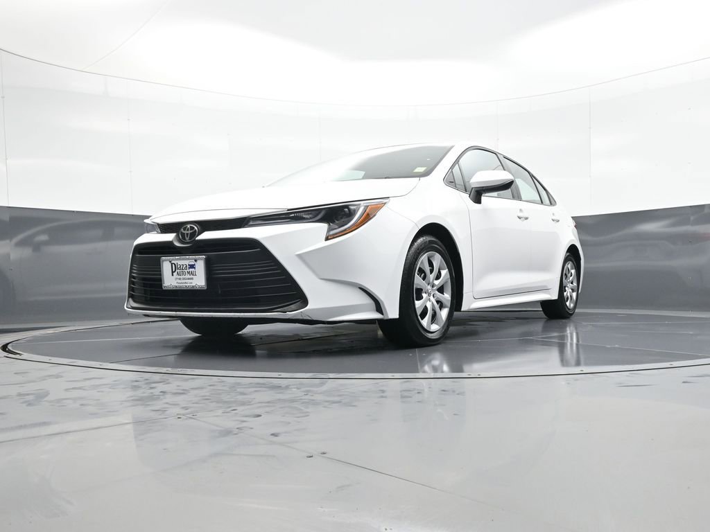 Certified 2025 Toyota Corolla LE image 25
