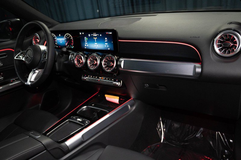 Certified 2026 Mercedes-Benz GLB 250 4MATIC image 17