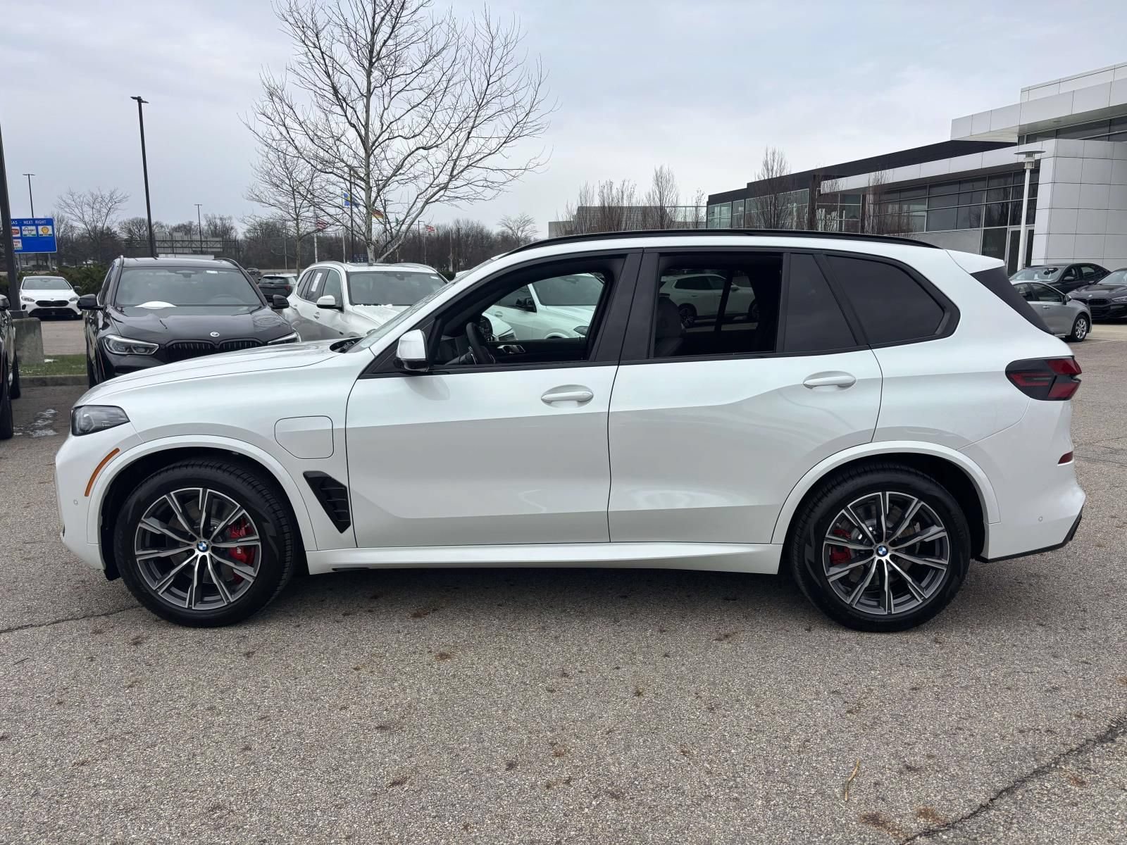New 2026 BMW X5 xDrive50e AWD/4WD image 8