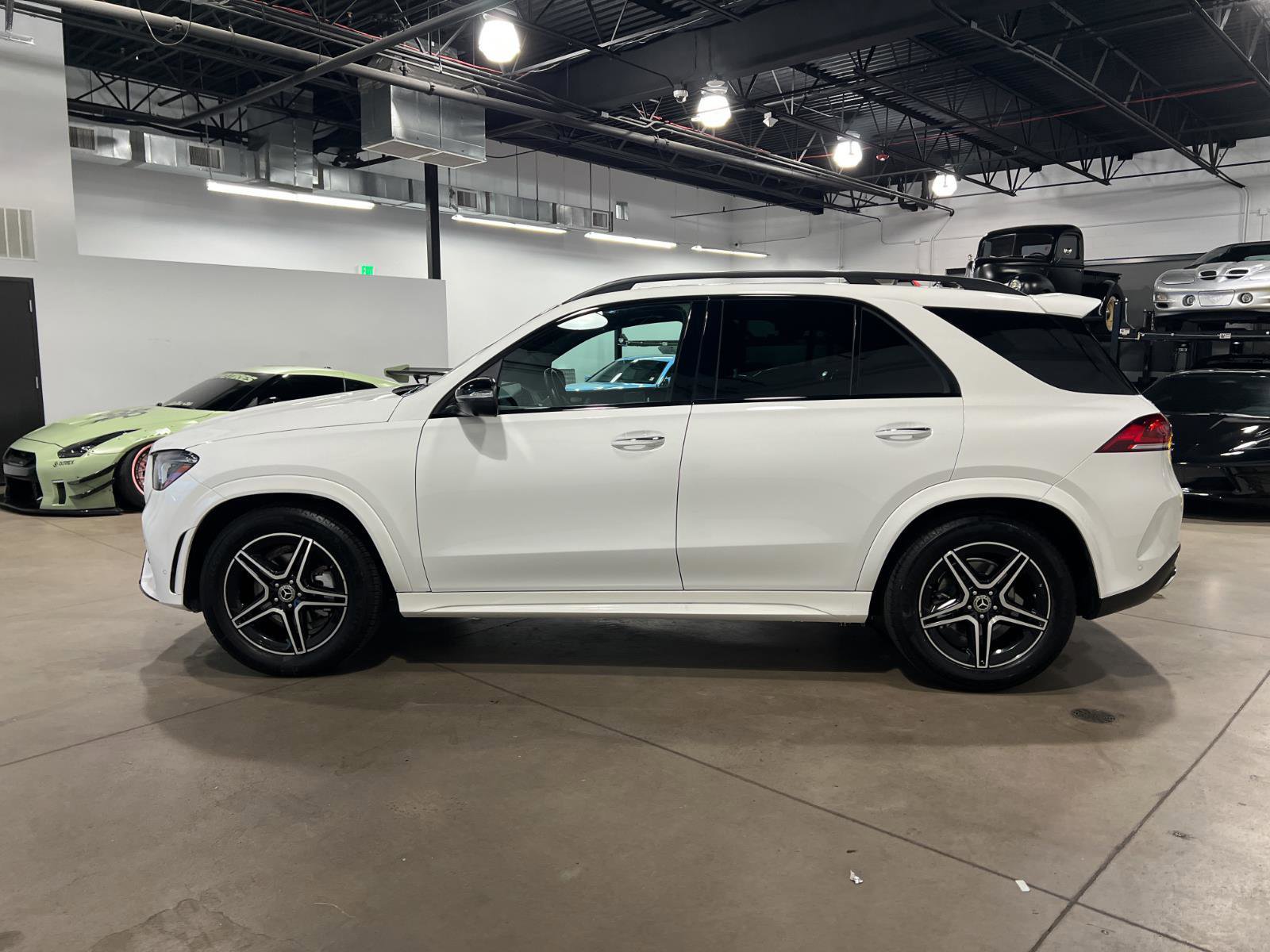 Used 2022 Mercedes-Benz GLE 350 4MATIC w/ AMG Line Exterior image 6