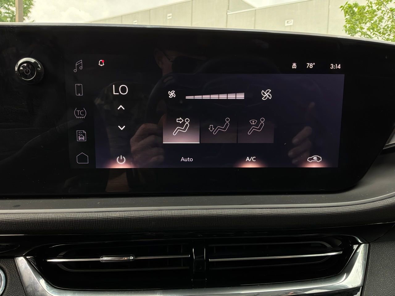 Used 2025 Buick Envista Sport Touring FWD image 29