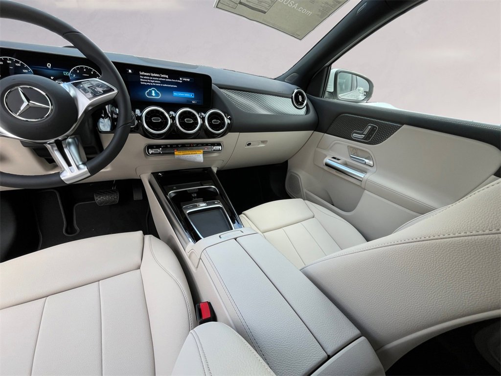 Used 2025 Mercedes-Benz GLA 250 4MATIC image 8