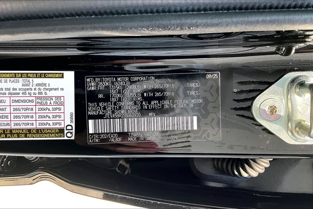 Certified 2025 Toyota 4Runner TRD Off-Road Premium AWD/4WD image 19